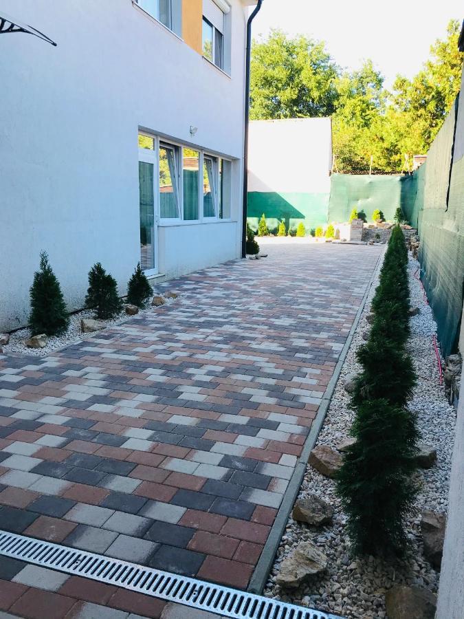Mira Apartman Debrecen Eksteriør billede